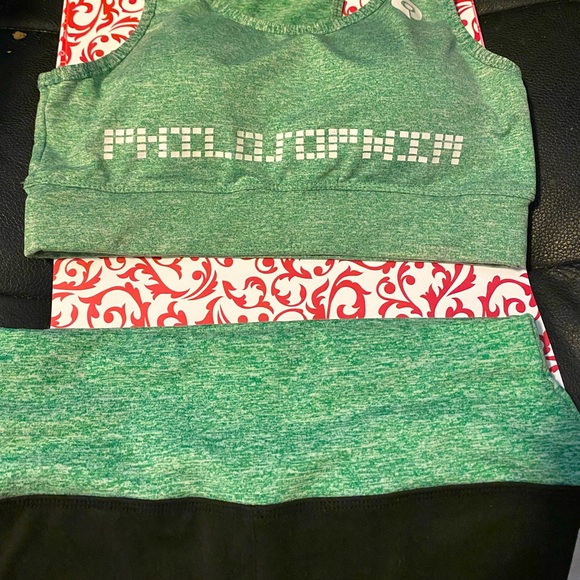 Sports bra and matching walking or jogging shorts Size small/medium - Picture 5 of 12